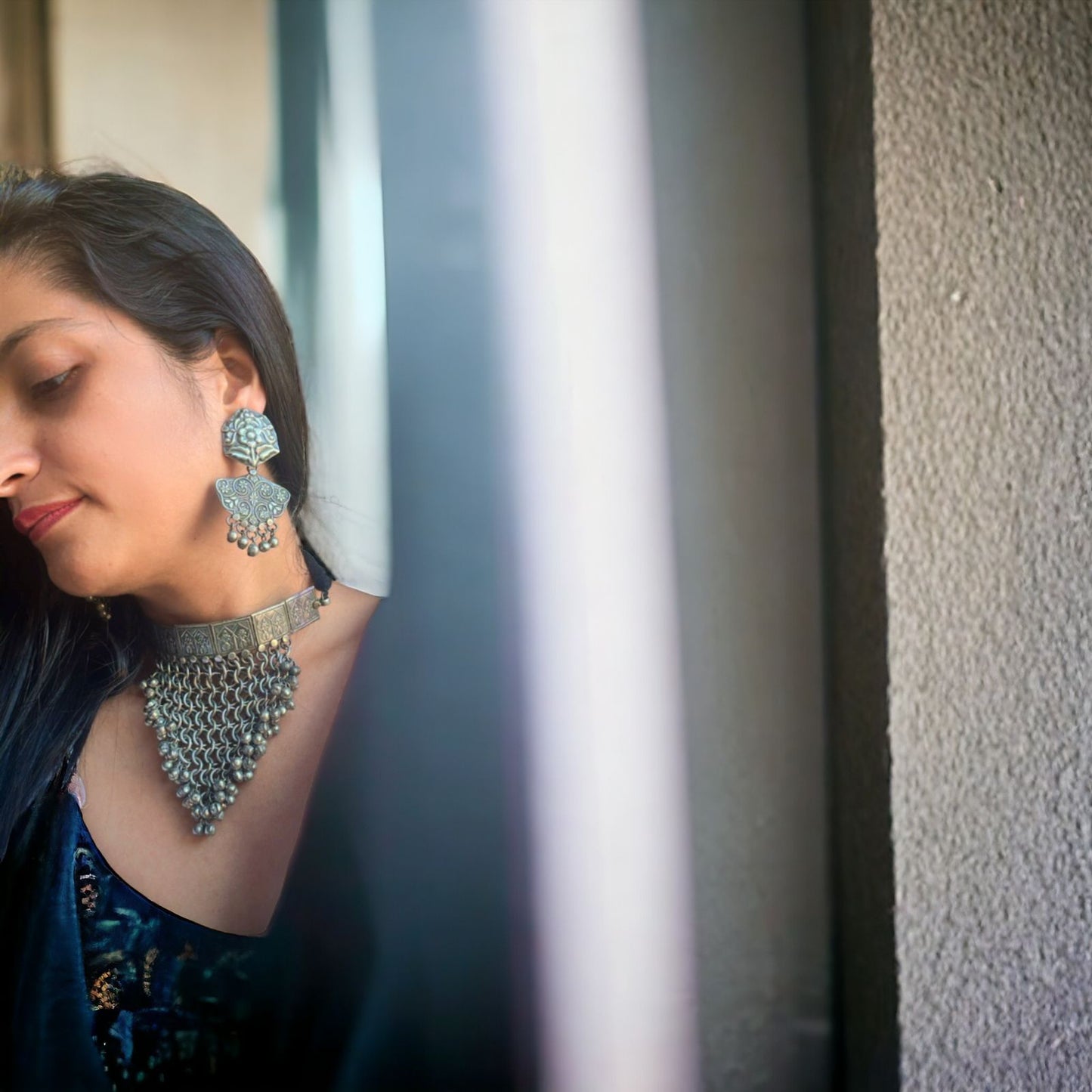 Bold Essence Oxidized Silver Necklace with earrings